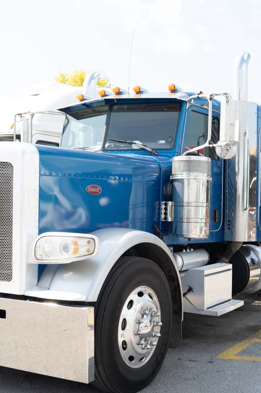 4 Things to Know Before You Start Trucking - featured image