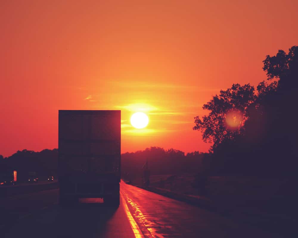 4 Reasons Why Trucking Is a Career Like No Other - featured image